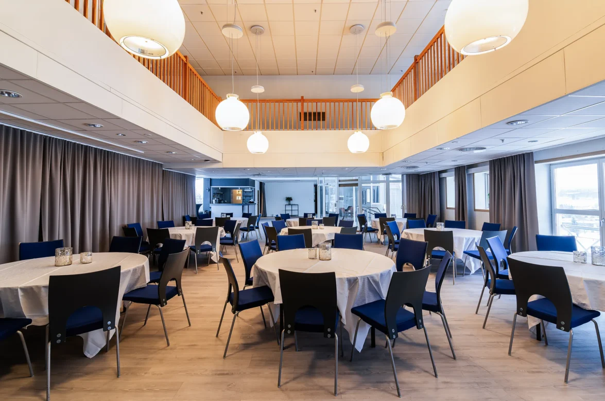 Festlokal Selmas Etage i Sunne med bar och scen för företagsevent.